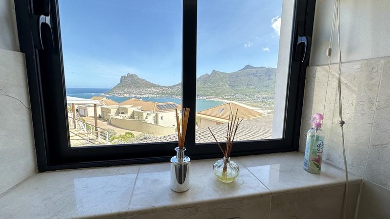 4 Bedroom Property for Sale in Hillcrest Western Cape